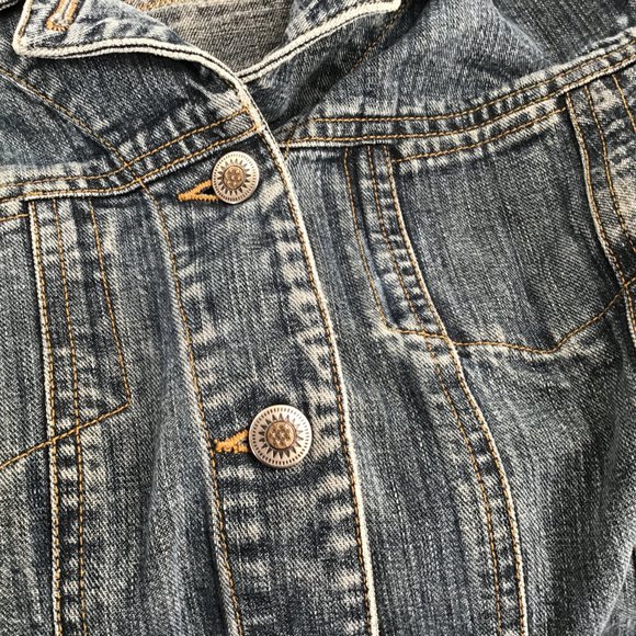Ann Taylor Denim Jacket, size XS. Perfect wear and color - Picture 2 of 10